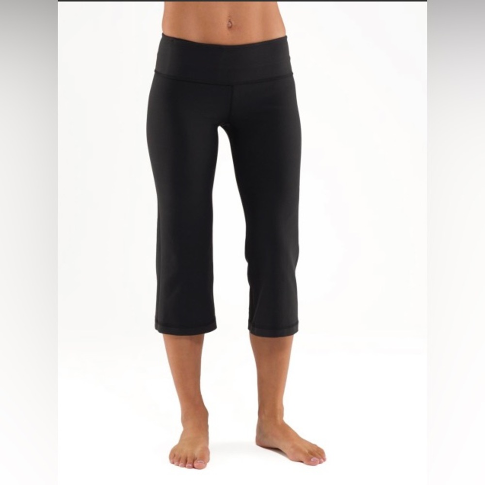 Lululemon Groove Crop Size 4